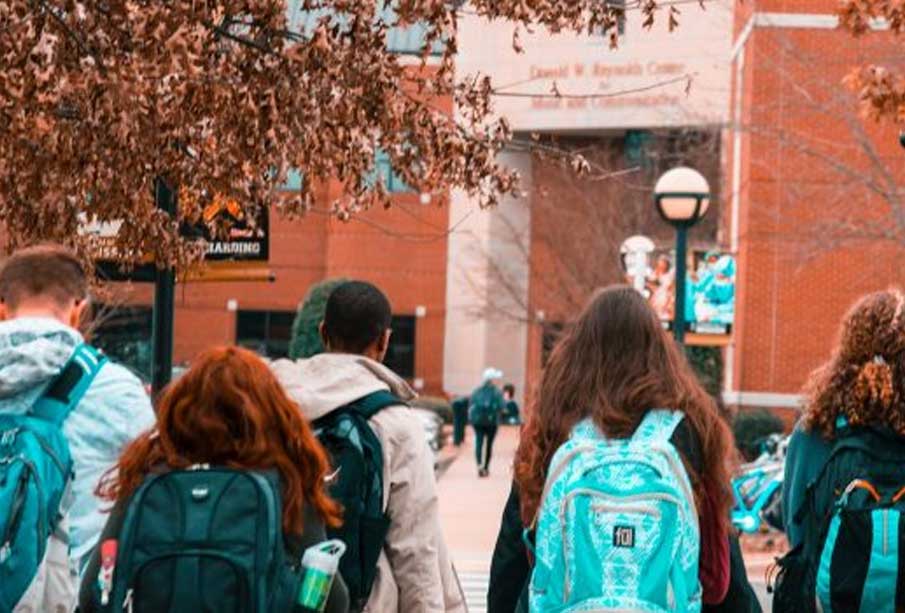 El celular, un ‘mal’ necesario para la educación mexicana