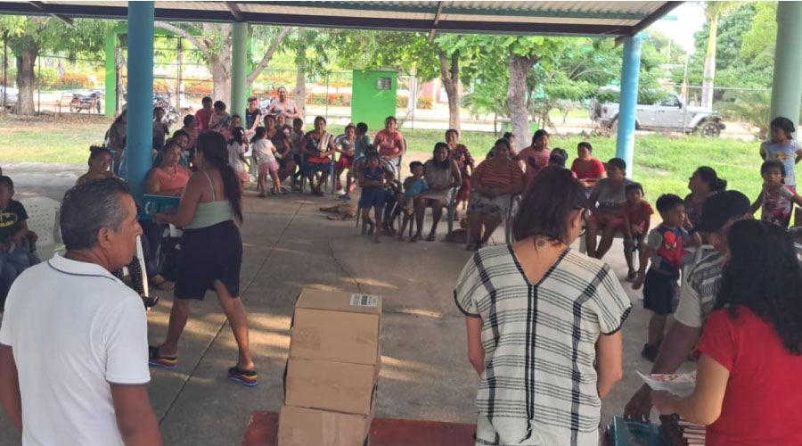 DONACIÓN DE LIBROS PARA SANTA CRUZ MONTECILLO, OAXACA