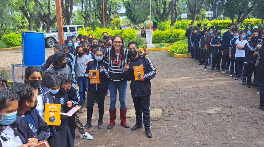 Donación de libros para EST N14 Internado Reyes Mantecón
