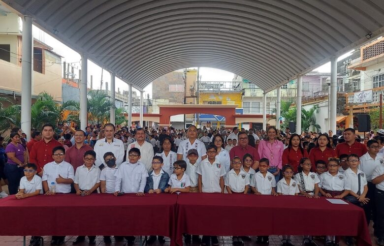 Entrega de lentes en Agua Dulce, Veracruz