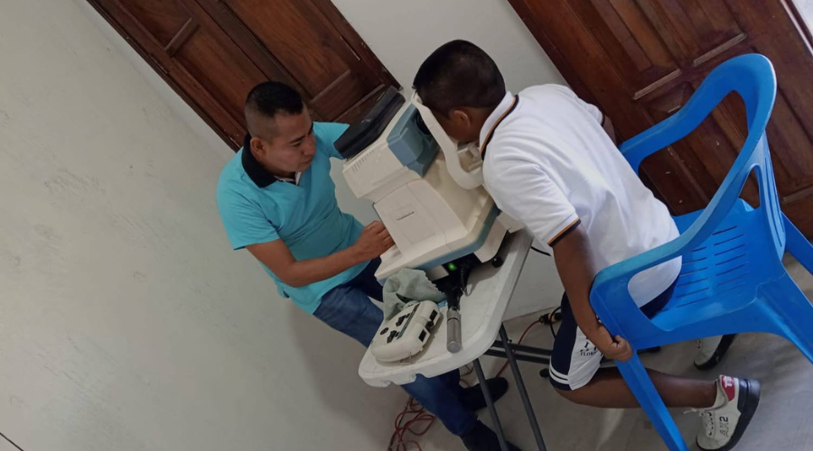 Continúan Jornadas de Salud Visual en Tututepec